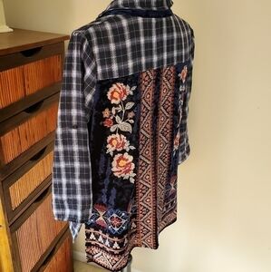 Gorgeous plaid shirt w/ velvet embroidered back S
